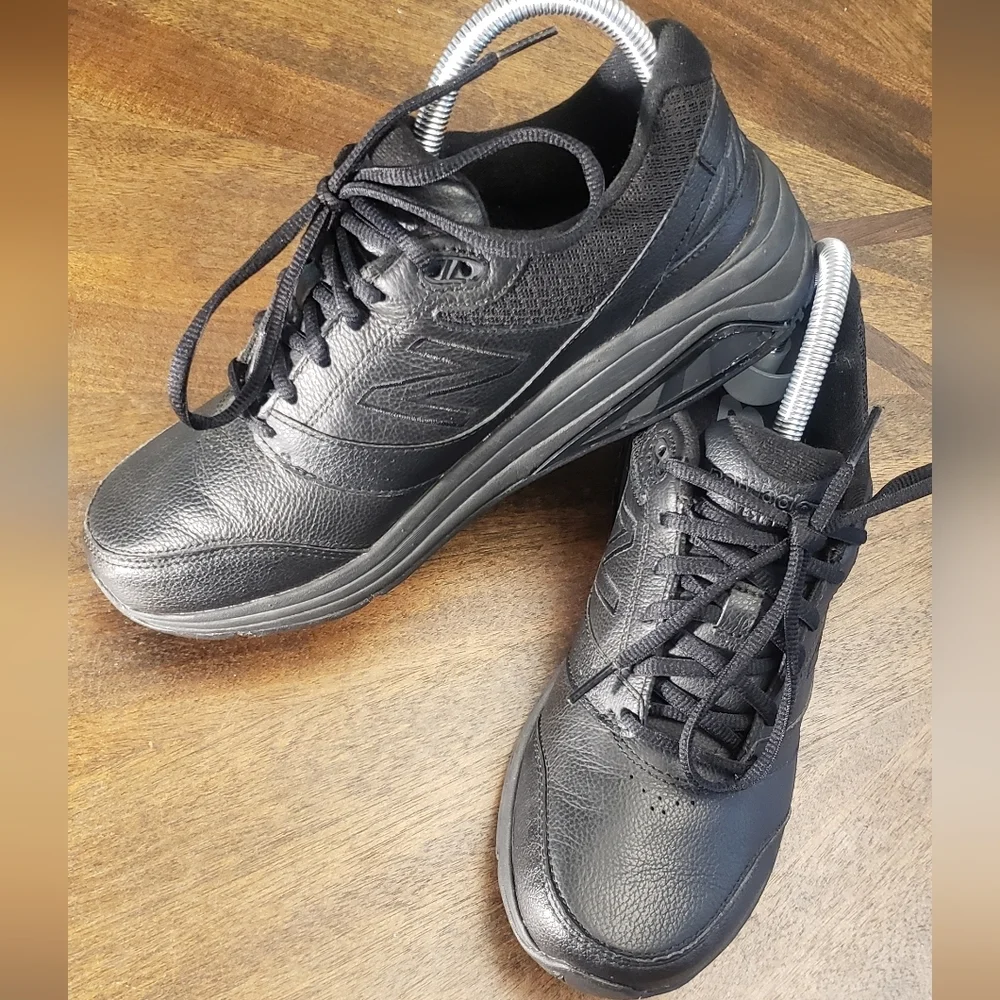 New Balance Black Athletic Shoes Size 8 - Picture 5 of 15